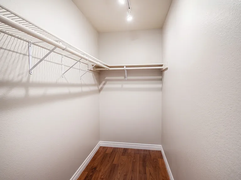 16817 Larch Way E #E105 — Photo 24
