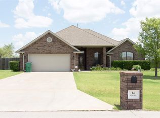 14 SW Oak Tree Dr, Lawton, OK 73505