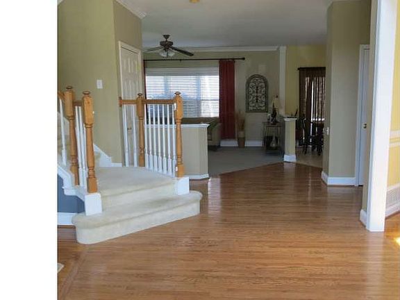 3rd image of 141 Ascot Ct