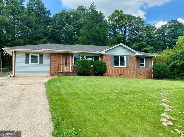 1932 Mural Cir, Morrow, GA 30260