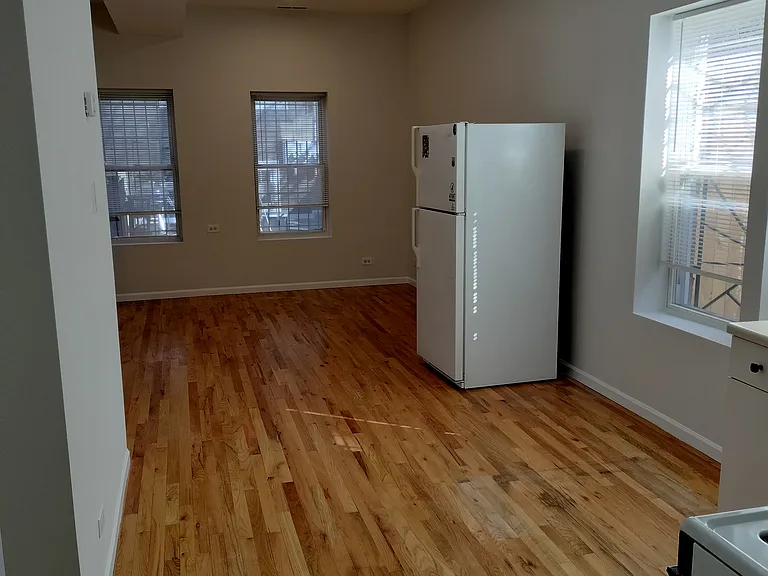 1128 N Winchester Ave #1AR — Photo 4