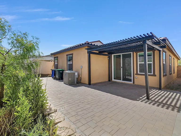 4688 Florence Dr — Photo 16