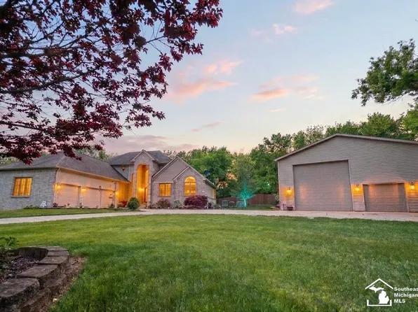 52881 Rico Ct, Wixom, MI 48393