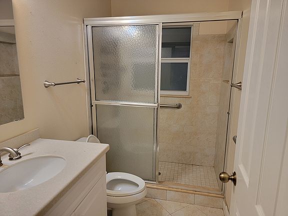 2nd image of 219 Crescent Ct E