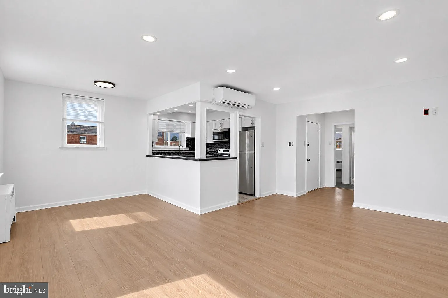2 bed, 1.0 bath, 950 sqft, $1,600 — Photo 1