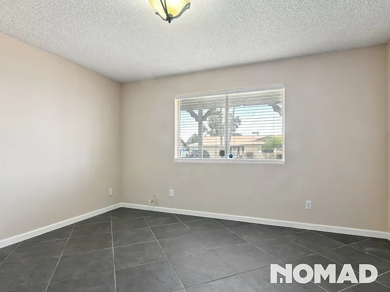 2312 W Catalina Ave — Photo 9
