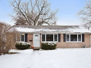 4917 W Oak Center Dr, Oak Lawn, IL 60453