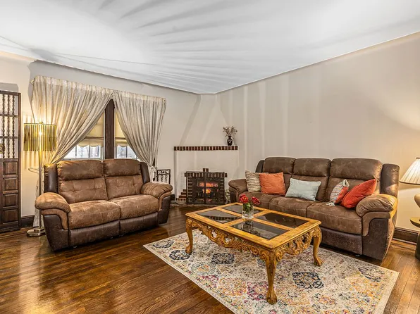 85-60 67th Ave, Flushing, NY 11374