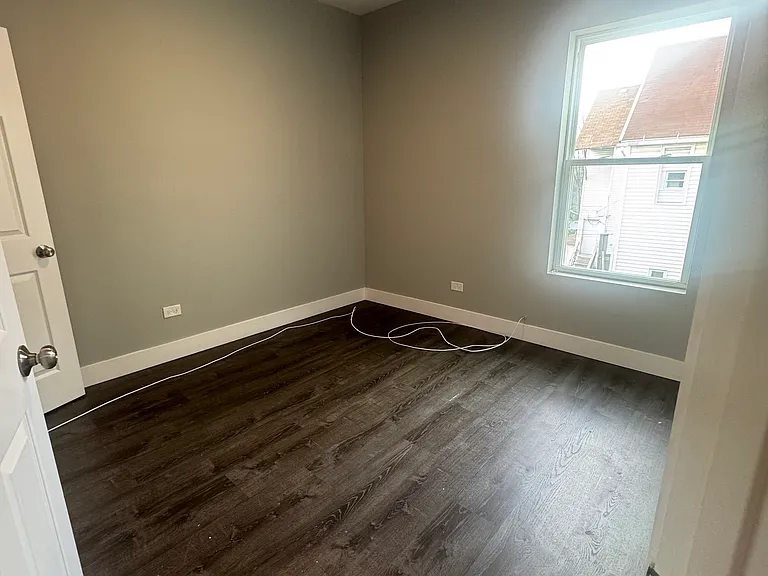 904 W 68th St #2 — Photo 3