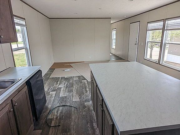 4th image of 311 Oak Mount Dr