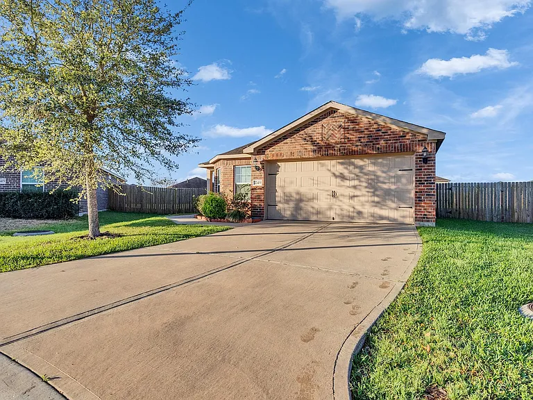 22419 Iron Mill Dr — Photo 6