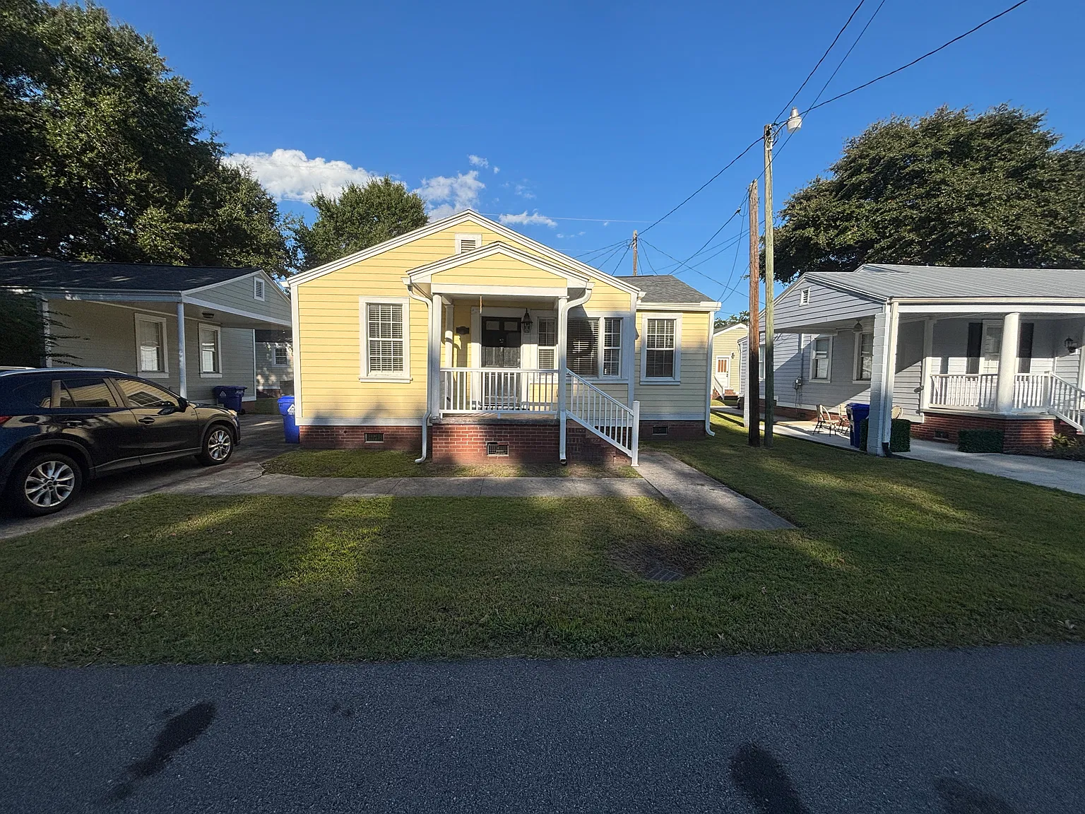 3 bed, 916 sqft, $2,400 — Photo 1