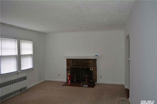 2nd image of 32 Robertson Rd