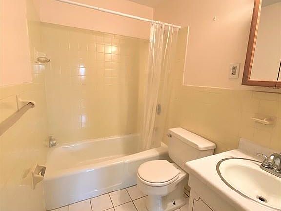 5th image of 75 Vine St 4-unit 5-B