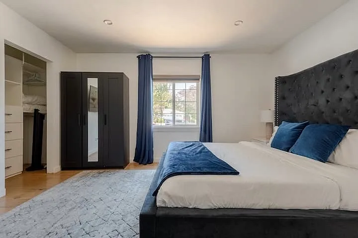 10143 Amestoy Ave — Photo 3