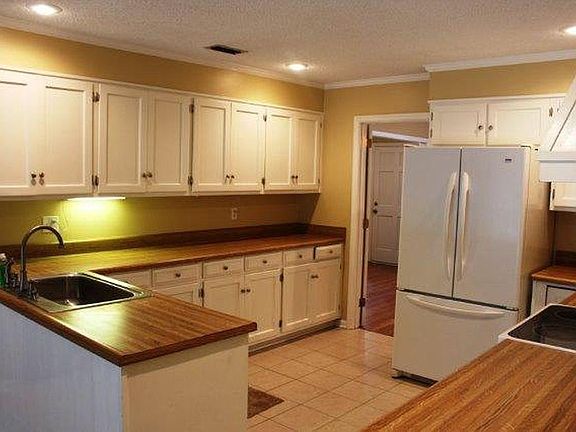 5th image of 207 Fairway Dr