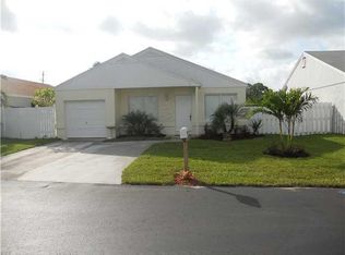 24 Hastings Ln, Boynton Beach, FL 33426