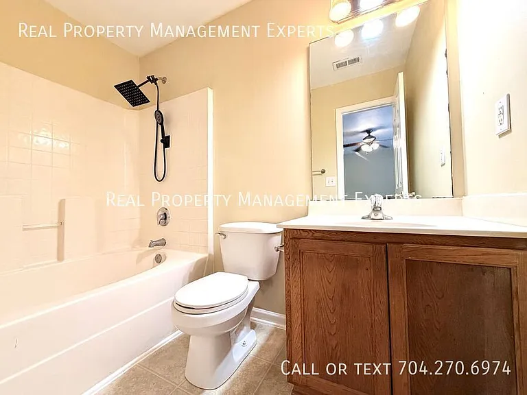 4025 Oakwood Rd — Photo 9