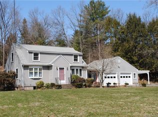 759 Hopewell Rd, Glastonbury, CT 06033