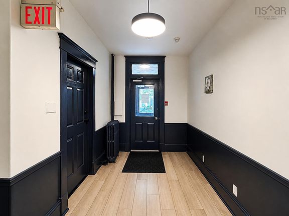 5th image of 6033 South St