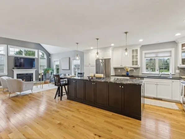 18 Rockville Mdws #18, Millis, MA 02054