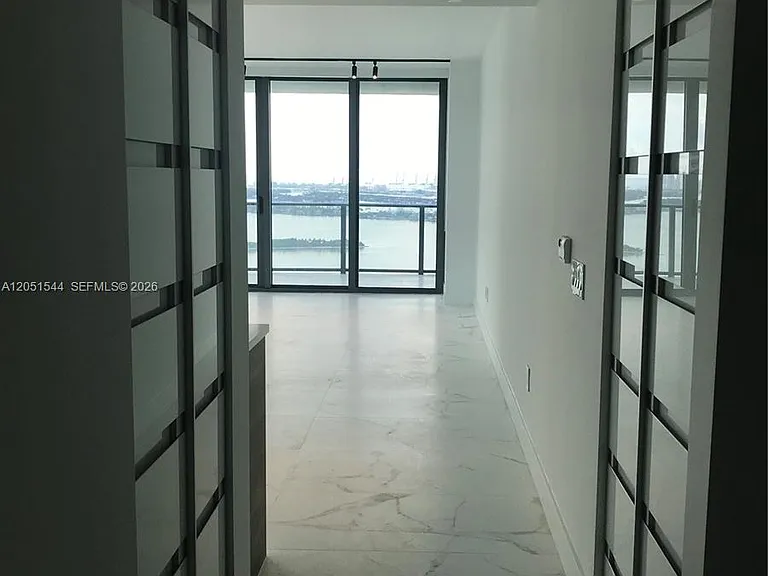650 NE 32nd St #3307 — Photo 9