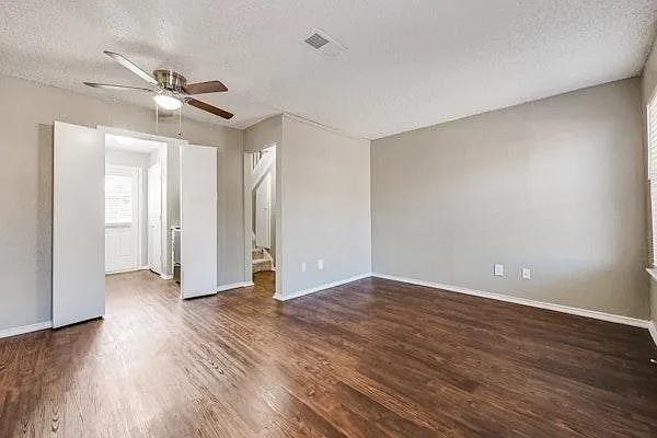 Highlands of Grand Prairie — Photo 1