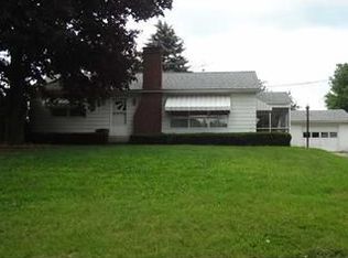 1295 Savannah Rd, New Castle, PA 16101