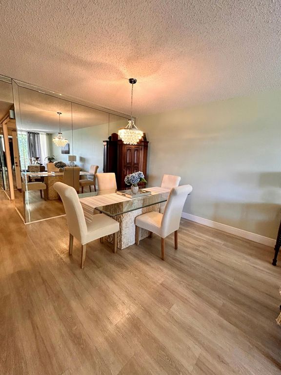 3850 Oaks Clubhouse Dr APT 305, Pompano Beach