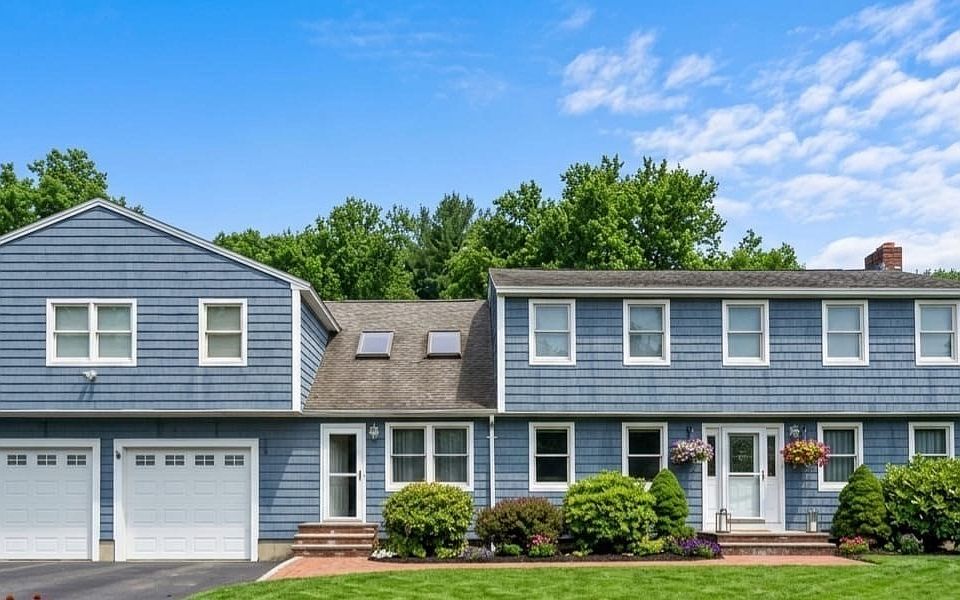1st image of 20 Farm Pond Rd