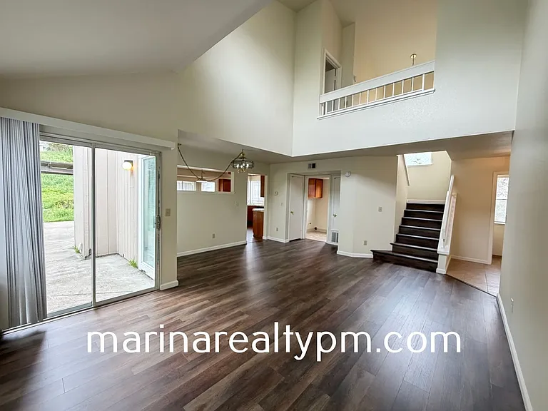 115 James River Rd — Photo 3