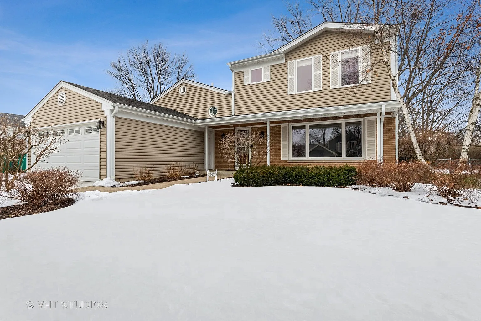647 Caren Dr photo 1