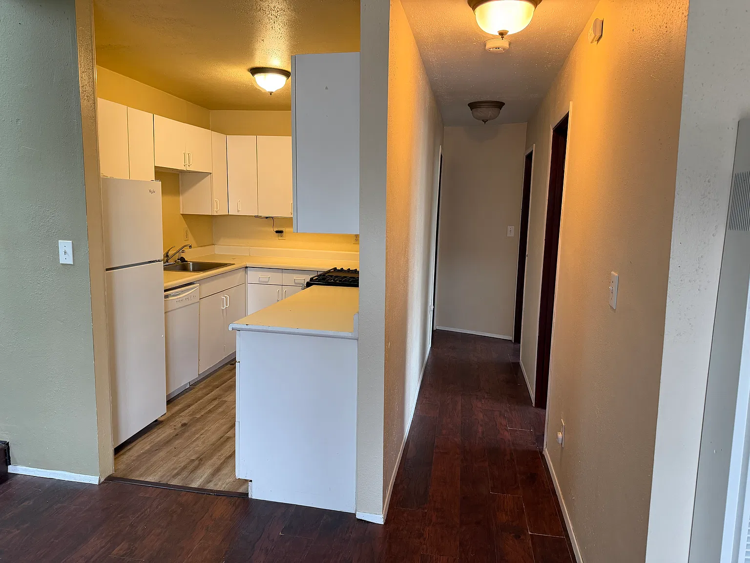 Walnut St, Everett — Photo 2