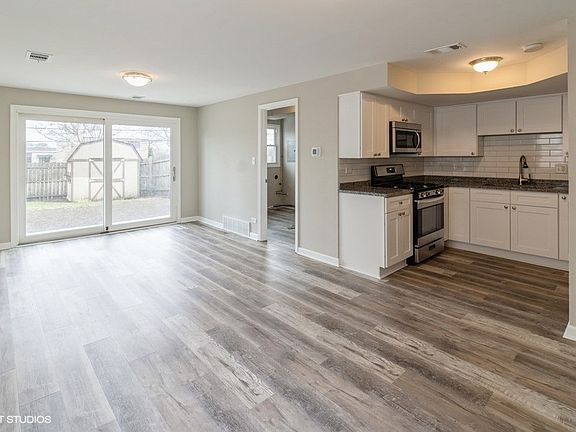 2nd image of 421 N 4th Ave