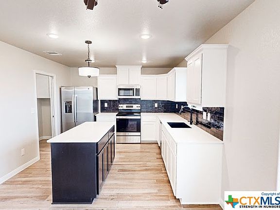 3rd image of 6002 Aquilla Dr