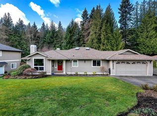 8830 Langara Pl, North Saanich, BC V8L 5E7