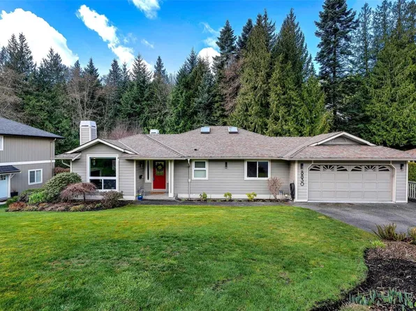 8830 Langara Pl, North Saanich, BC V8L 5E7