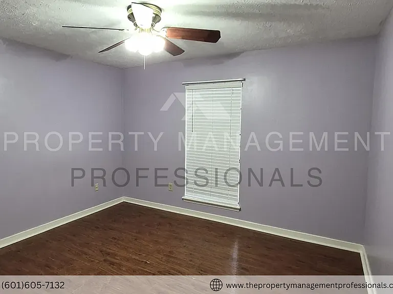 1102 Martin Dr — Photo 19