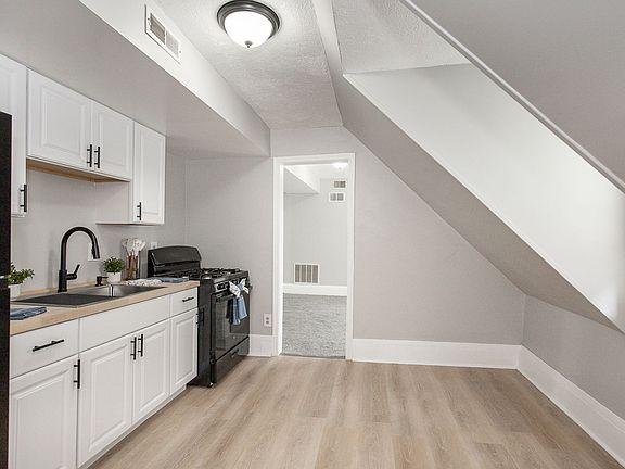 3rd image of 3850 W 18th St APT 2