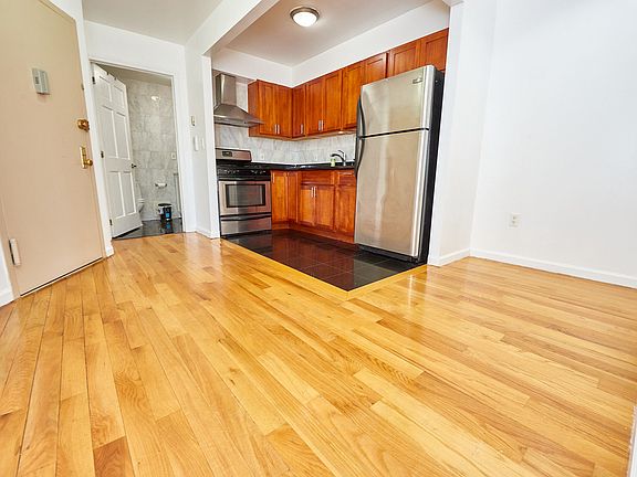 2nd image of 18 Eldridge St APT 6B