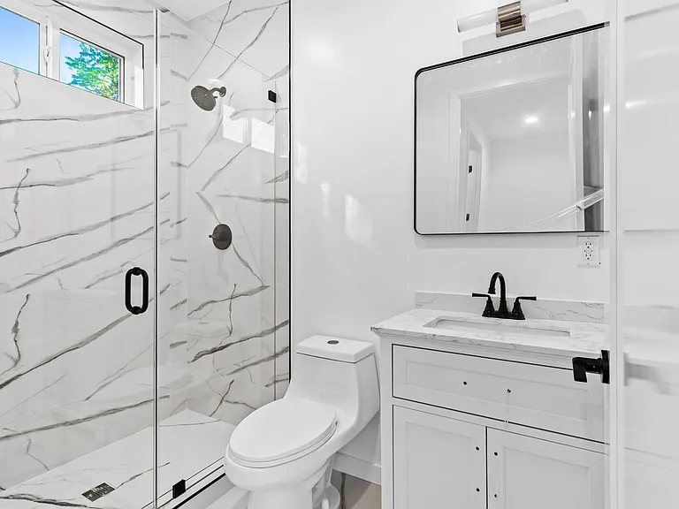 6846 Cedros Ave — Photo 14