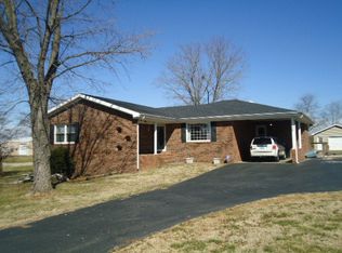 406 W Nashville St, Pembroke, KY 42266