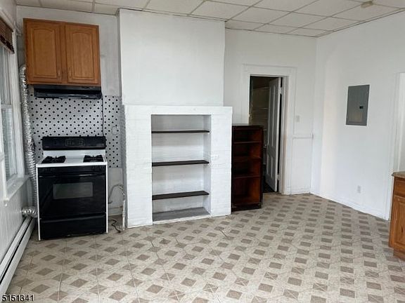 5th image of 681 S 17th St #1