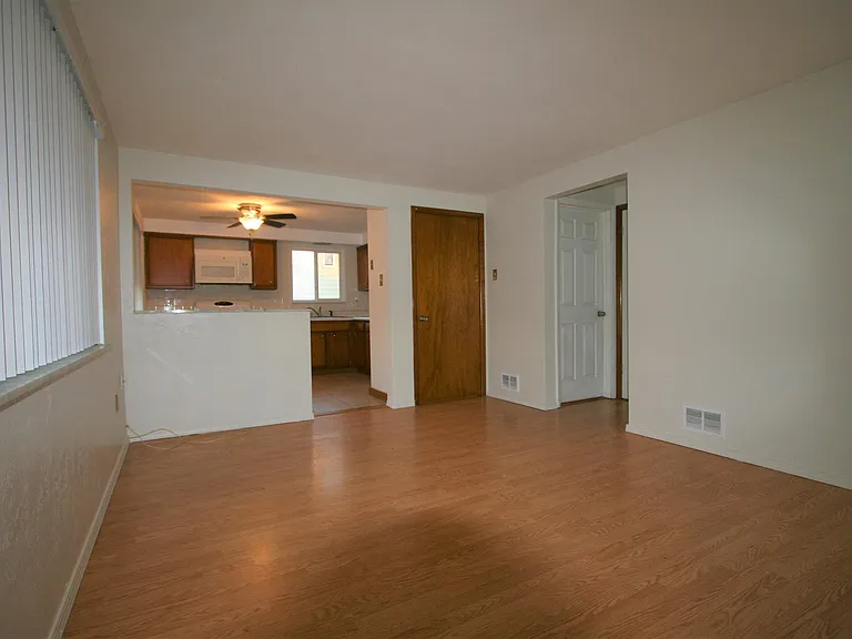 211 W Cherryhill St #2 — Photo 25