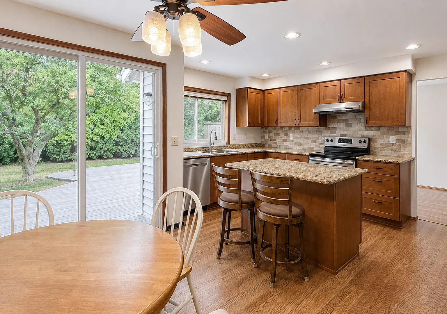 Private Summer Ridge Retreat with Vaulted Ceilings & Fenced Backyard — Photo 4