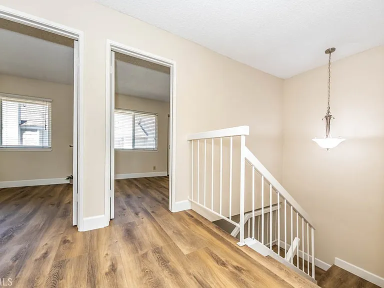 21 Ashbrook #102 — Photo 32