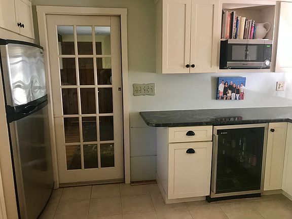Pocket door to den 