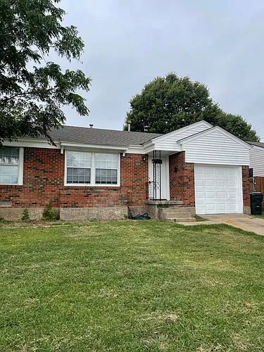 513 S Midwest Blvd Photo 1