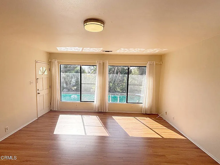 210 W Woodruff Ave — Photo 12