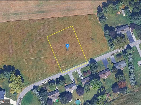 1380 Shuman Dr, Carlisle, PA 17015
